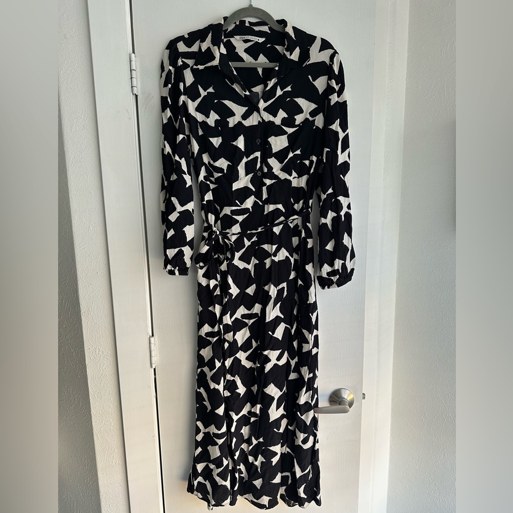 Zara Black and White Abstract Long Sleeve Dress